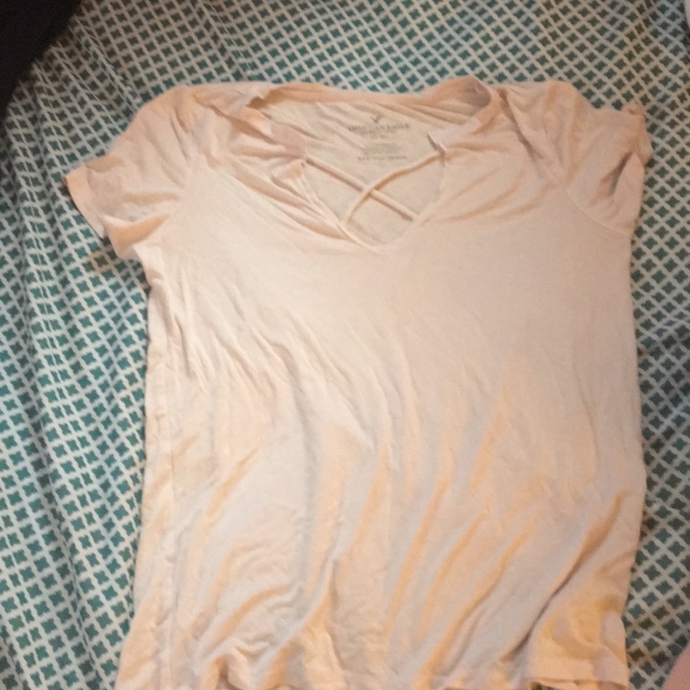 AMERICAN EAGLE SOFT AND SEXY LIGHT PINK SHIRT.